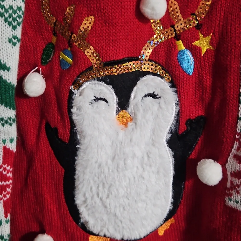 33 DEGREES PENGUIN RED/GREEN/WHITE CHRISTMAS SWEATER: New With Tags: SIZE XL(16)